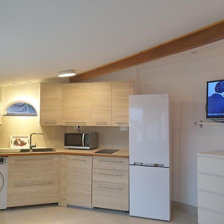 Petite Etoile de Mer: Beachfront Studio with Terrace Saint-Mandrier-sur-Mer Exterior photo