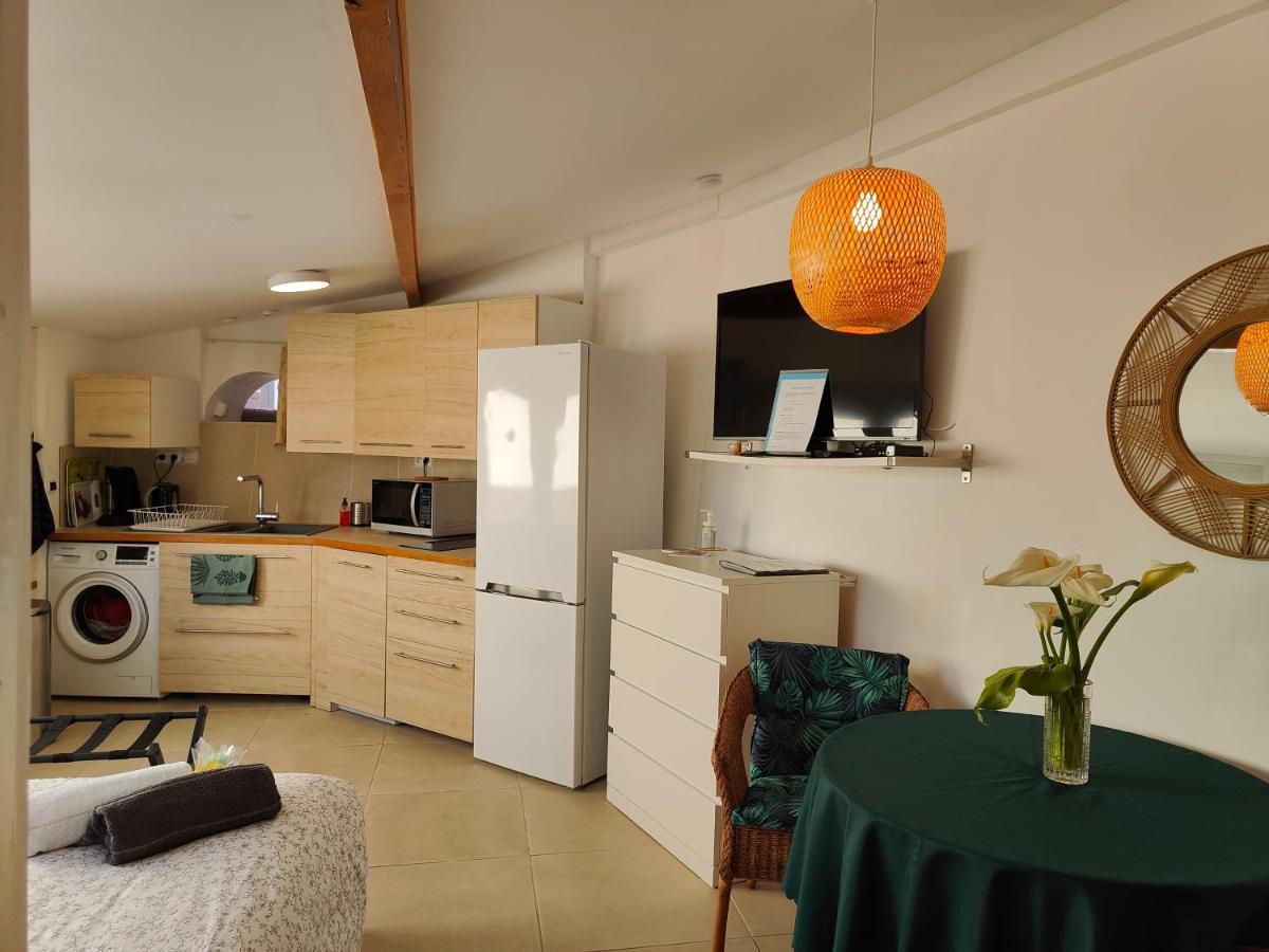 Petite Etoile de Mer: Beachfront Studio with Terrace Saint-Mandrier-sur-Mer Exterior photo